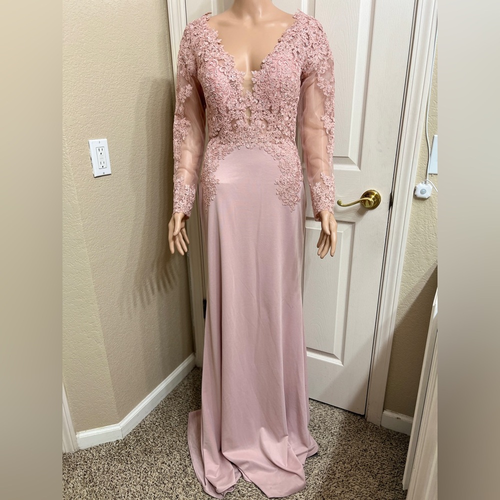 NWT May Queen Pink Lace Long Sleeve Formal Gown Dress Size 8
